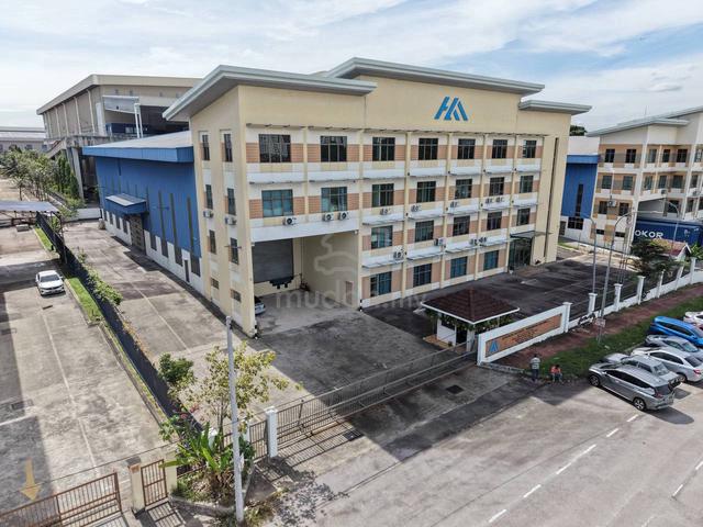 2 LOADING BAYS BIG 3 Storey Warehouse Factory For Rent @Bukit Jelutong 1
