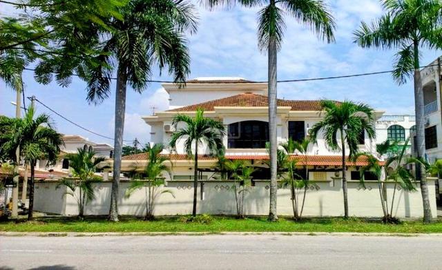 Corner House Ipoh 2.5-Storey Terraced House For Sale 1