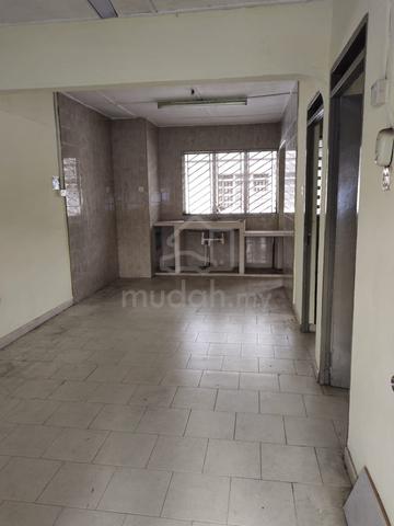 Flat Taman Ungku Tun Aminah 1