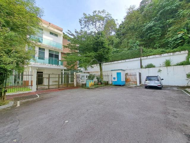 3 Storey SemiD Villa Laman Cahaya,Taman Tun Dr Ismail FREEHOLD, ENDLOT 1