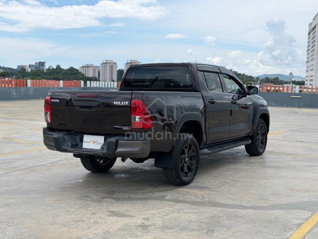 2019 Toyota HILUX 2.8 BLACK EDITION (A) - 3