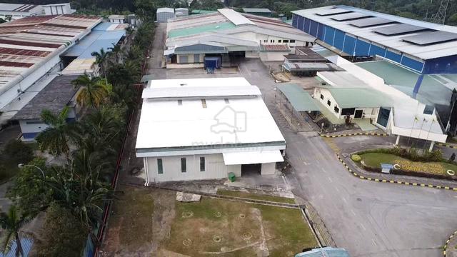 {MEDIUM INDUSTRY} Warehouse with racking system at PERINDUSTRIAN NILAI 1