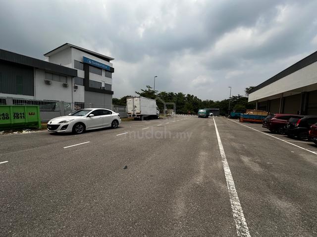 1.5 storey terrace factory -Taman Perindustrian puchong 18 1