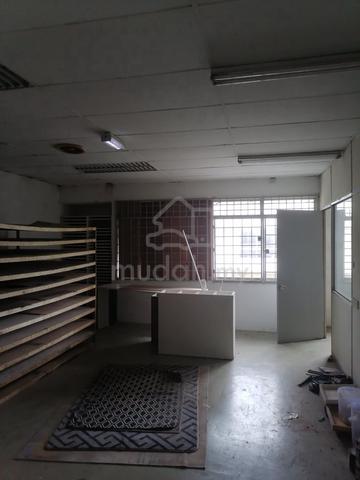 intermediate one and half story factory in serdang for rent 1