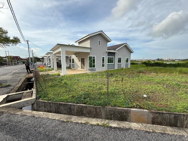 TAMAN SERI PERMAI FASA 4 📍SEMI D CORNER LOT 4,438 sqft | BELOW MV 50k 1