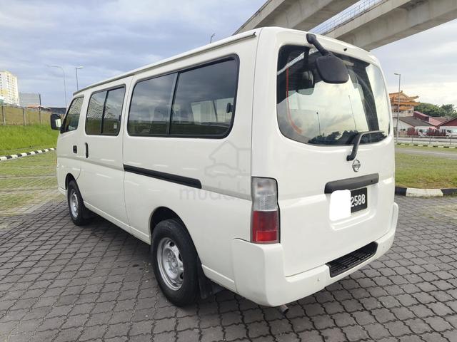 2011 Nissan Urvan (3.0) Window Van 14 seat - 5