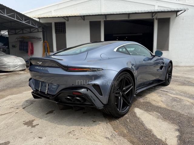 2025 Aston Martin Vantage (Unreg) (Concours Blue) - 4