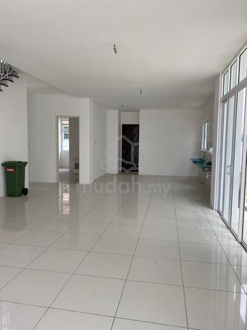 2 Storey Zero Lot Bungalow @ The Glades,Alma,Bm 1