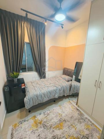 Fully Furnished Comfort Just 10 Minutes from MRT Taman Connaught! 1