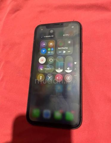IPhone 11 - photo 2 of 4
