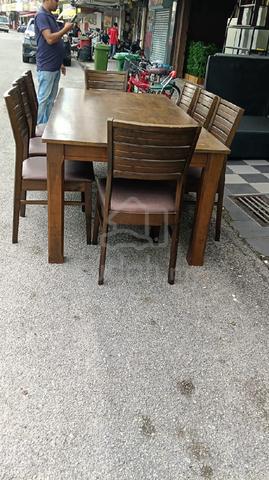 Dining table - photo 4 of 4