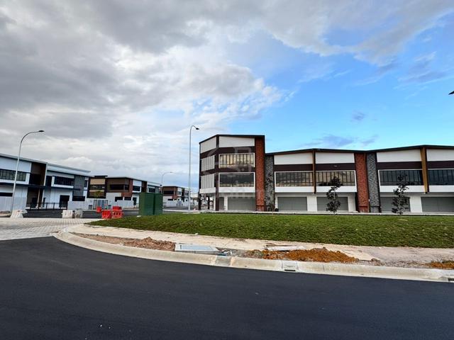 Brand new Semi-D Shoplot-Setia Ecohill 2 1