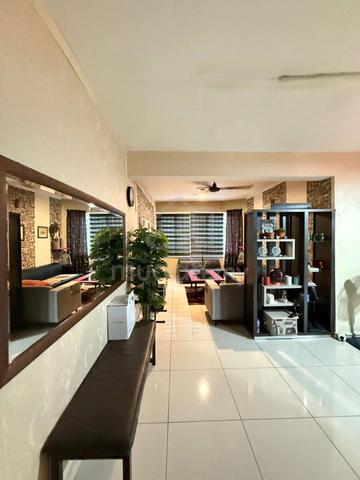 Sri Putra Apartment 1
