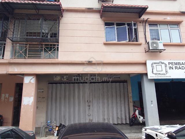 Shop Lot kedai untuk disewa Putra Perdana 1