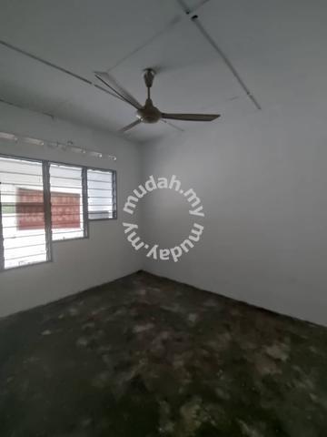 Near Hospital Rumah Teres Kos Sederhana Untuk Dijual di Tampin 1