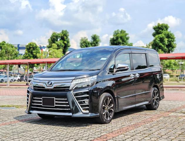 2018 Toyota VOXY 2.0 ZS KIRAMEKI II (A)✅Mthly 12xx - 1