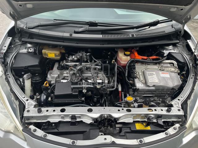 2012 Toyota PRIUS C 1.5 (HYBRID) NHP10R (A) - 4