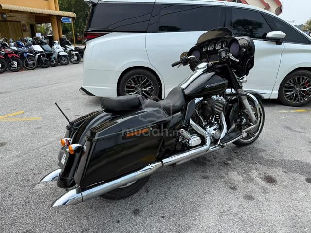 2019 Harley Davidson Street Glide Rushmore 1700cc - photo 3 of 7