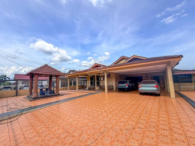 BIG LAND | FACING OPEN | Near Lotus 5rooms Bungalow Rinching Semenyih 1