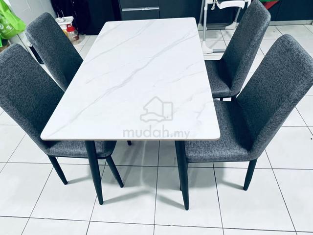 Dining table 4 seaters - photo 2 of 4
