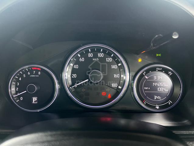2017 Honda BR-V 1.5 V -- (A) high spec - 4