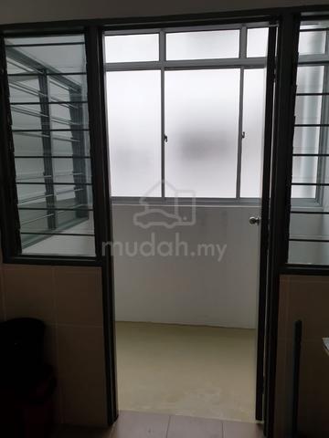 Mercury Apartment 4