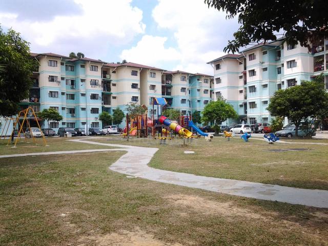 Room in Subang Impian Apartment Seksyen U5 Shah Alam for Rent 1