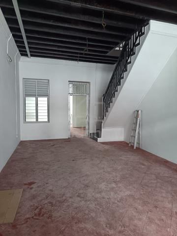2 Storey Terrace Facing Main Road 1200sft Commercial in Georgetown 1