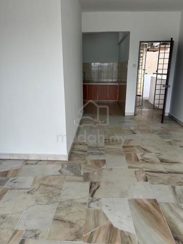 Putra Ria Apartment (Seri Kembangan) 1