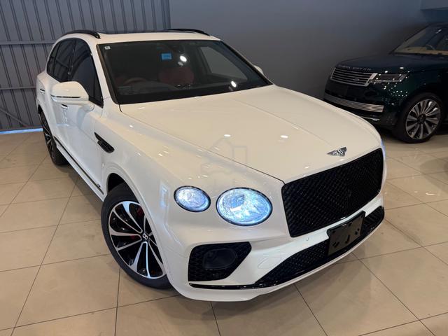 2022 Bentley BENTAYGA 4.0 V8 Red interior 14kKM 5A - 4