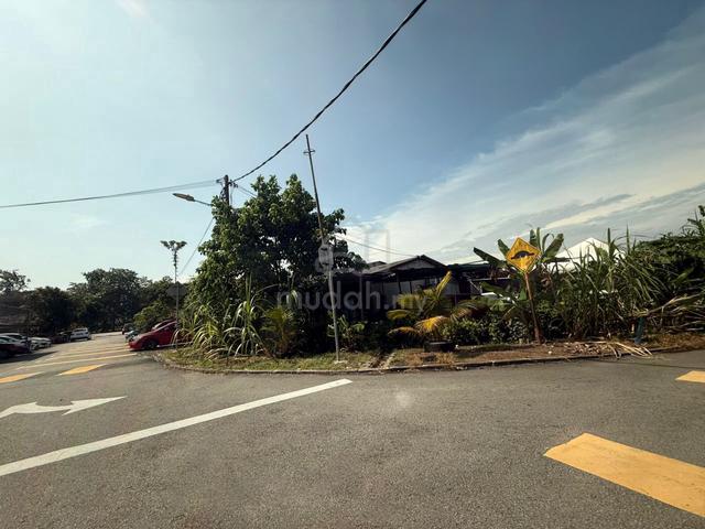 Corner Lot House For Sale | 4,106 SQ FT Land | Seksyen 24 Shah Alam 1
