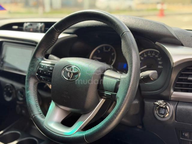 TOYOTA HILUX 2.4L V (A) NEW MODEL FULL Spe'c - 2