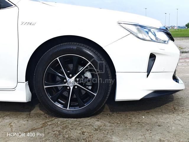 Low MILEAGE 2018 Toyota camry 2.0GX - 4
