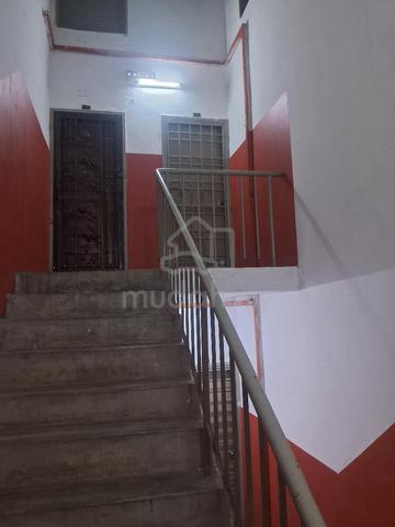 Dataran Otomobil Apartment 1