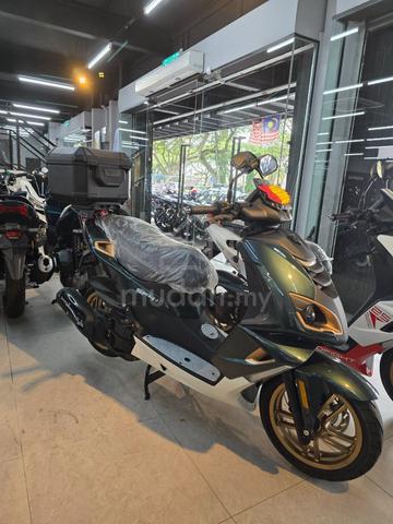 2026 New Peugeot Speedfight 4 Free Top Box - photo 3 of 4