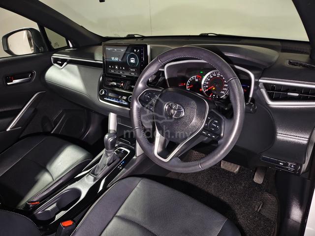 2022 Toyota Corolla Cross 1.8 V F/Service Like New - 4