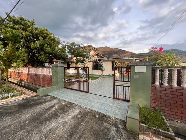 Bercham 1.5Storey Bungalow With Spacious Land Below Bank Value At Ipoh 1