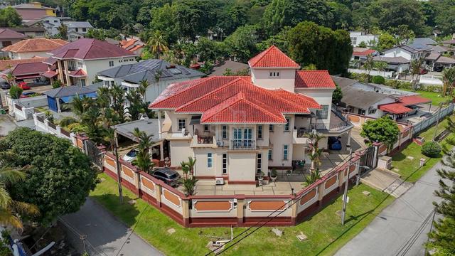 CORNER LOT - 2.5 Storey Bungalow House Seksyen 12 Petaling Jaya 1
