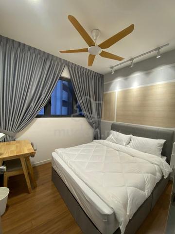 Female unit medium room available now near mrt Maluri Cheras 1