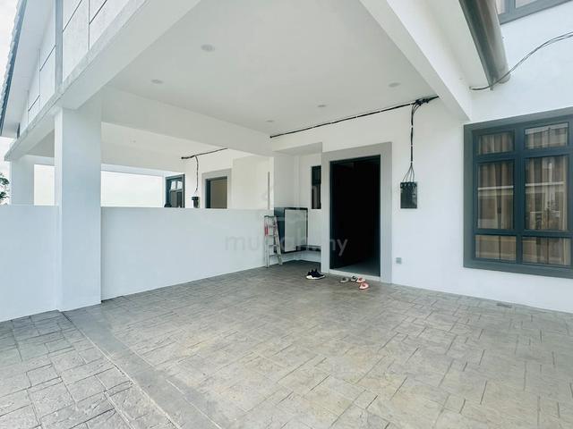 Gated Guarded FULL TILES CAR PORCH 2 Storey House Batu Berendam Melaka 1