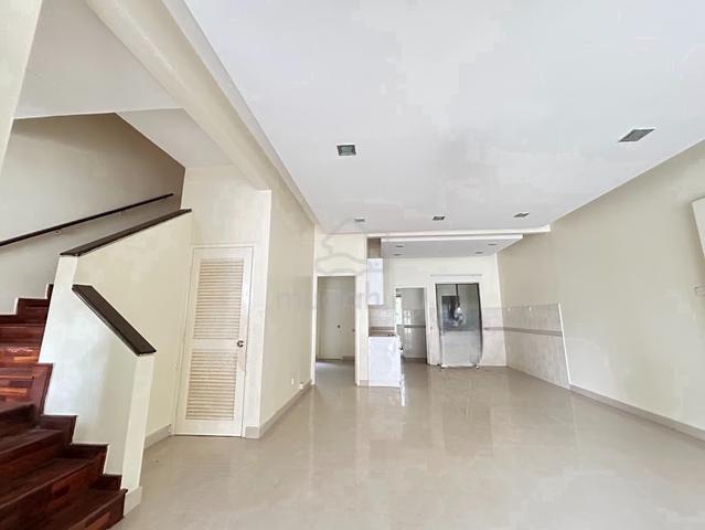 24 x 80 Kota Kemuning Lakeside Terrace basic house,Shah Alam 1