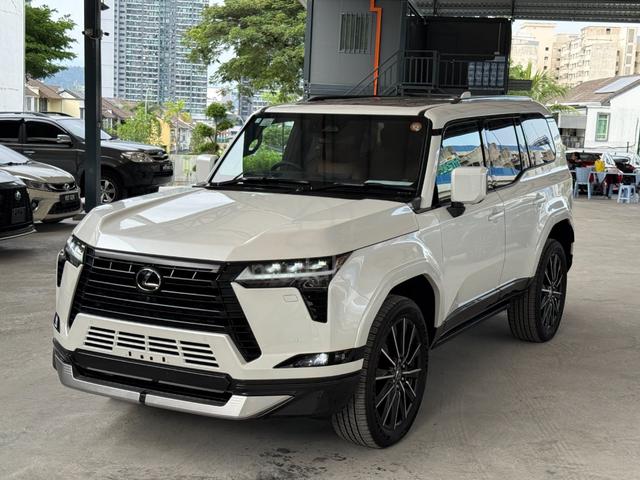 2025 Lexus GX550 3.5 LUXURY+ 6A Grade 300km drive - 3