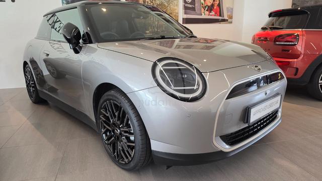 2025 Pre Owned Mini COOPER SE MY25 J01 (A) - 1