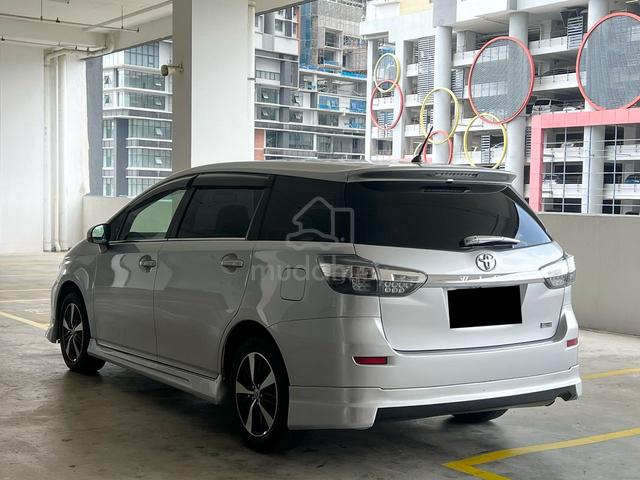 Reg - 2022 Toyota WISH 1.8 X (A) P.START/ R.CAMERA - 2
