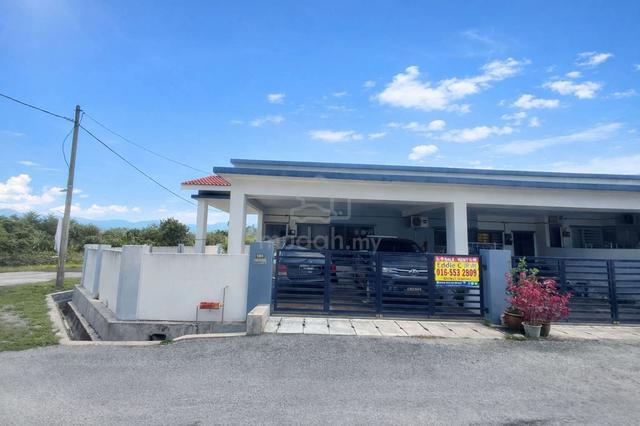 1 storey Corner house ๐ Sg Siput U 1