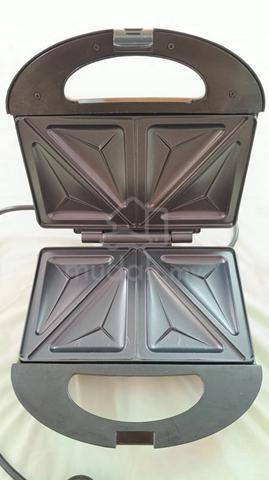 *Discounted Price Today* Black Sandwich Toaster - photo 4 of 4