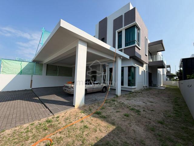[SEA VIEW]Double Storey Semi D 8 Residence Padang Temu Ujong Pasir 1