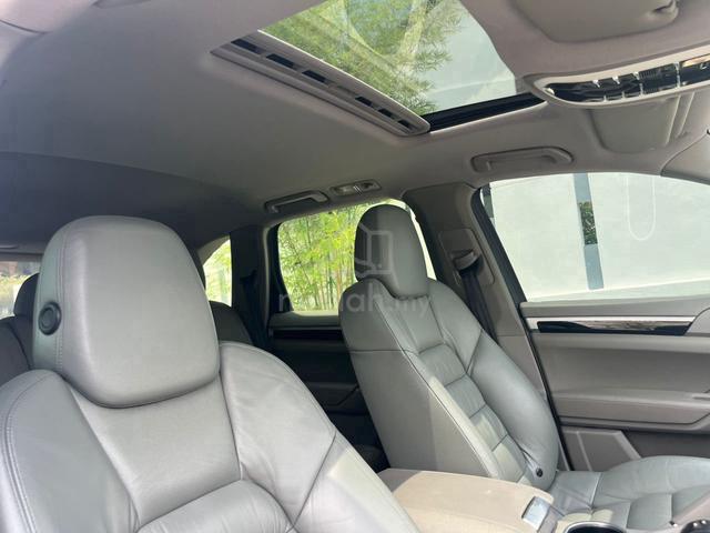 11/12 Porsche CAYENNE S 4.8 958 (A) DirectOwner - 5