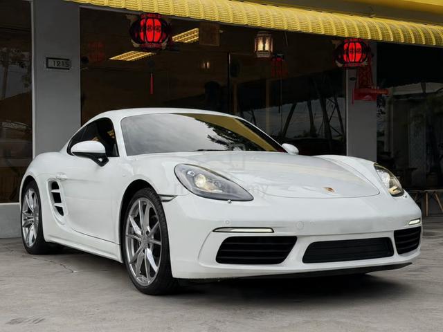 2018 Porsche 718 2.0 CAYMAN Sport Chrono Package - 1