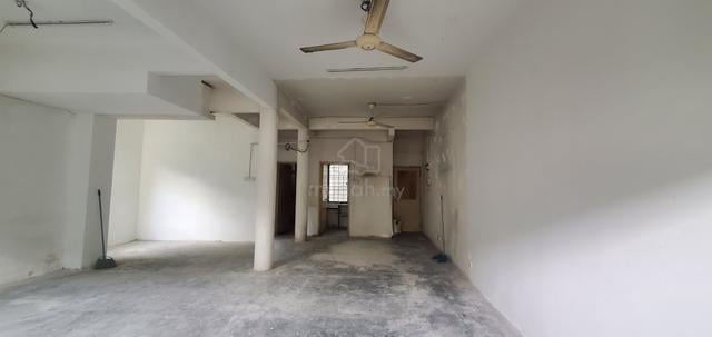 Groung floor corner shop  @ SD apartment Bandar Sri damansara 1